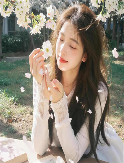 重新认识《再无明月照平安》：武侠剧的的创作历程与幕后花絮——商业与艺术的平衡